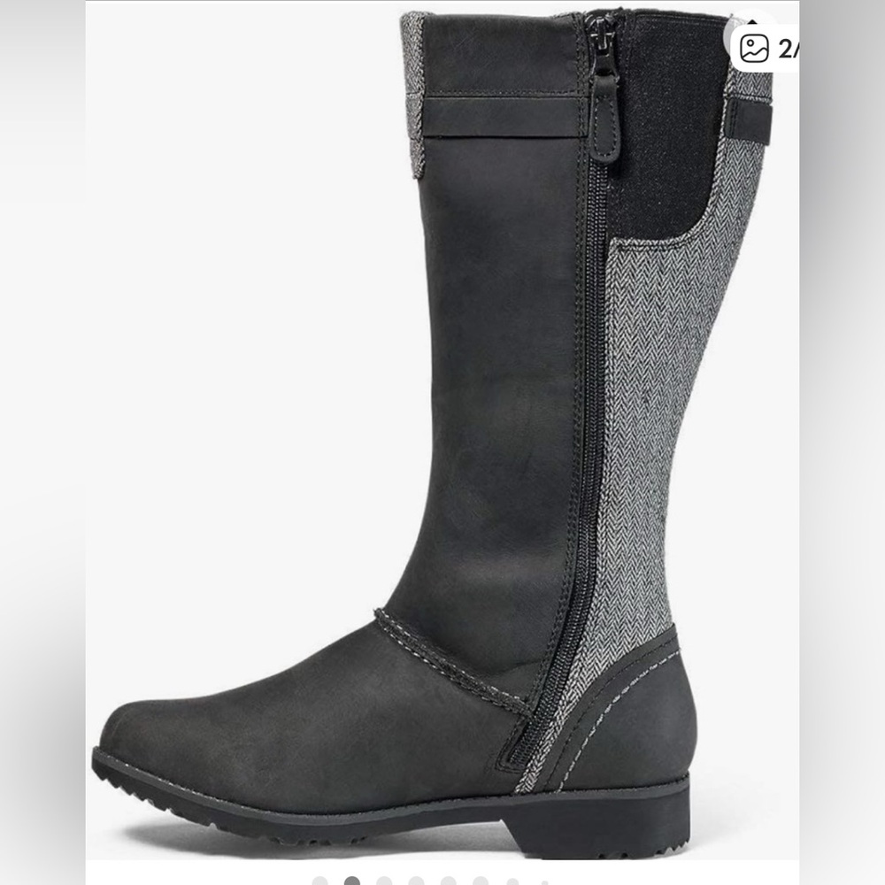 Eddie Bauer Women's Black and Gray Boots